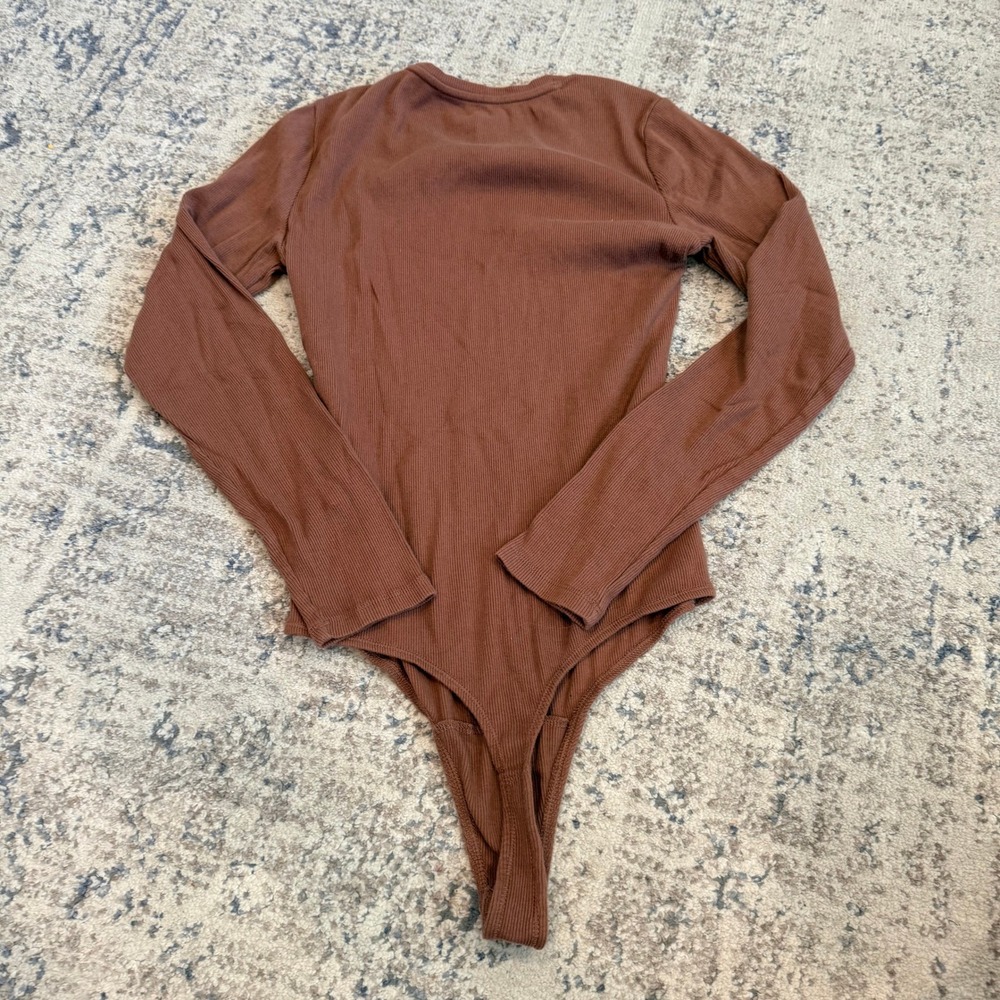 ABERCROMBIE & FITCH‎ Soft AF Ribbed Long Sleeve Bodice Brown Womens Medium - Picture 5 of 5